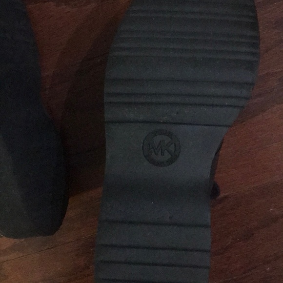 Michael Kors lace up shoes with silver accent - Picture 3 of 4